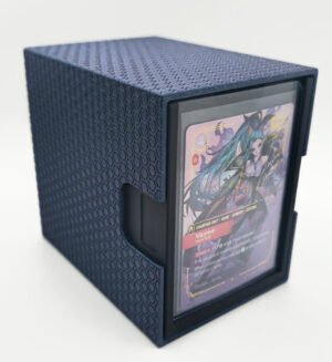 Blaue magnetische Riftbound Deckbox mit Vayne Champion Karte im Toploader Slot